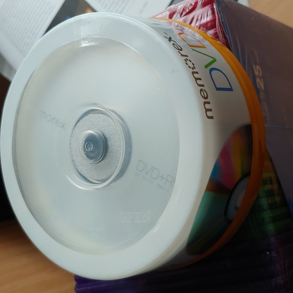 Dvd+RW 25 pk & Dynex color slim DVD case 25 pack - Picture 4 of 7